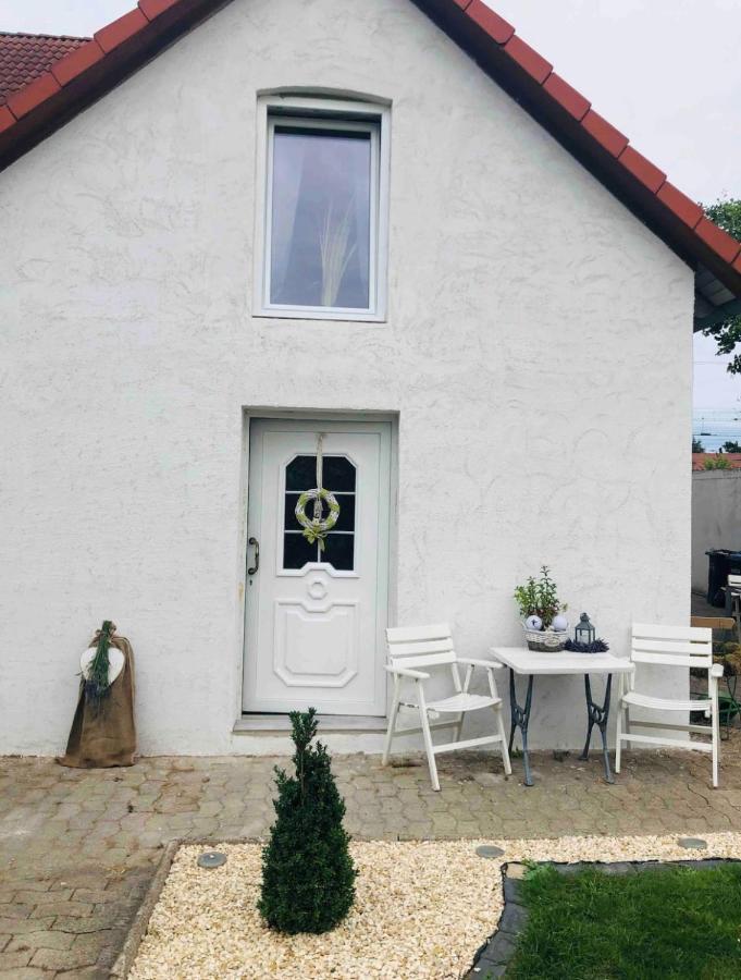 Kleine Gemuetliche Einliegerwohnung Mit Garten Und Pool Nordstemmen Bagian luar foto